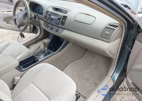 2003 Toyota Camry Le z USA, uszkodzony, nr VIN 4T1BE32K03U227823